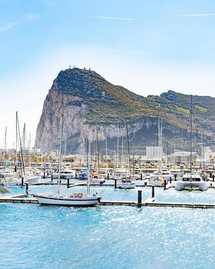 Practico Apartamento A 5 Min Andando De Gibraltar Y El Centro, Frente Al Mar La Linea de la Concepcion